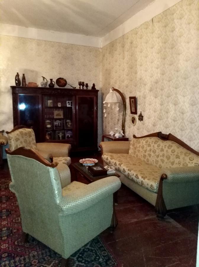 Guesthouse Panorama 쿠타이시 외부 사진